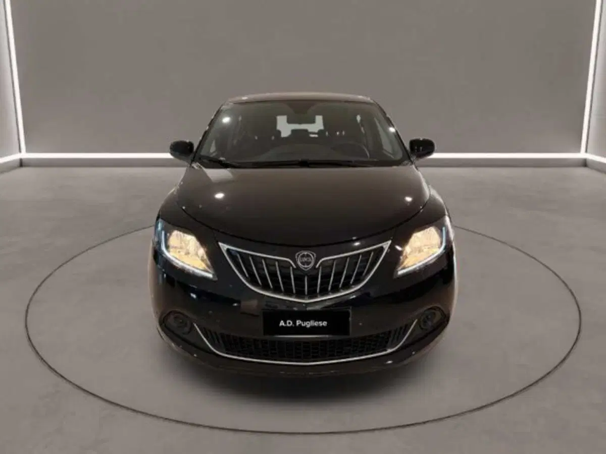 Lancia Ypsilon usata a Caltanissetta (2)
