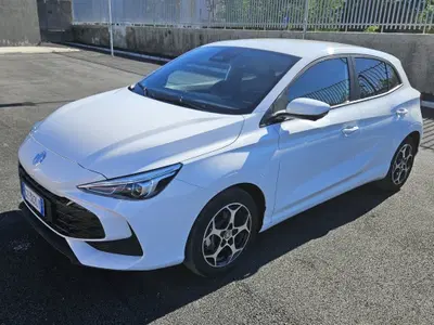 Mg MG3 1.5 hybrid+ Luxury auto del 2025 usata a Napoli