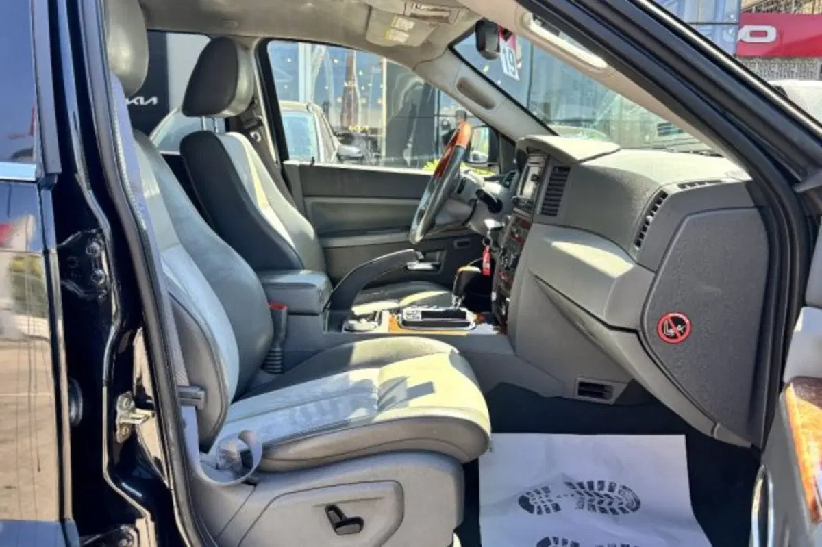 Jeep Grand Cherokee usata a Latina (8)