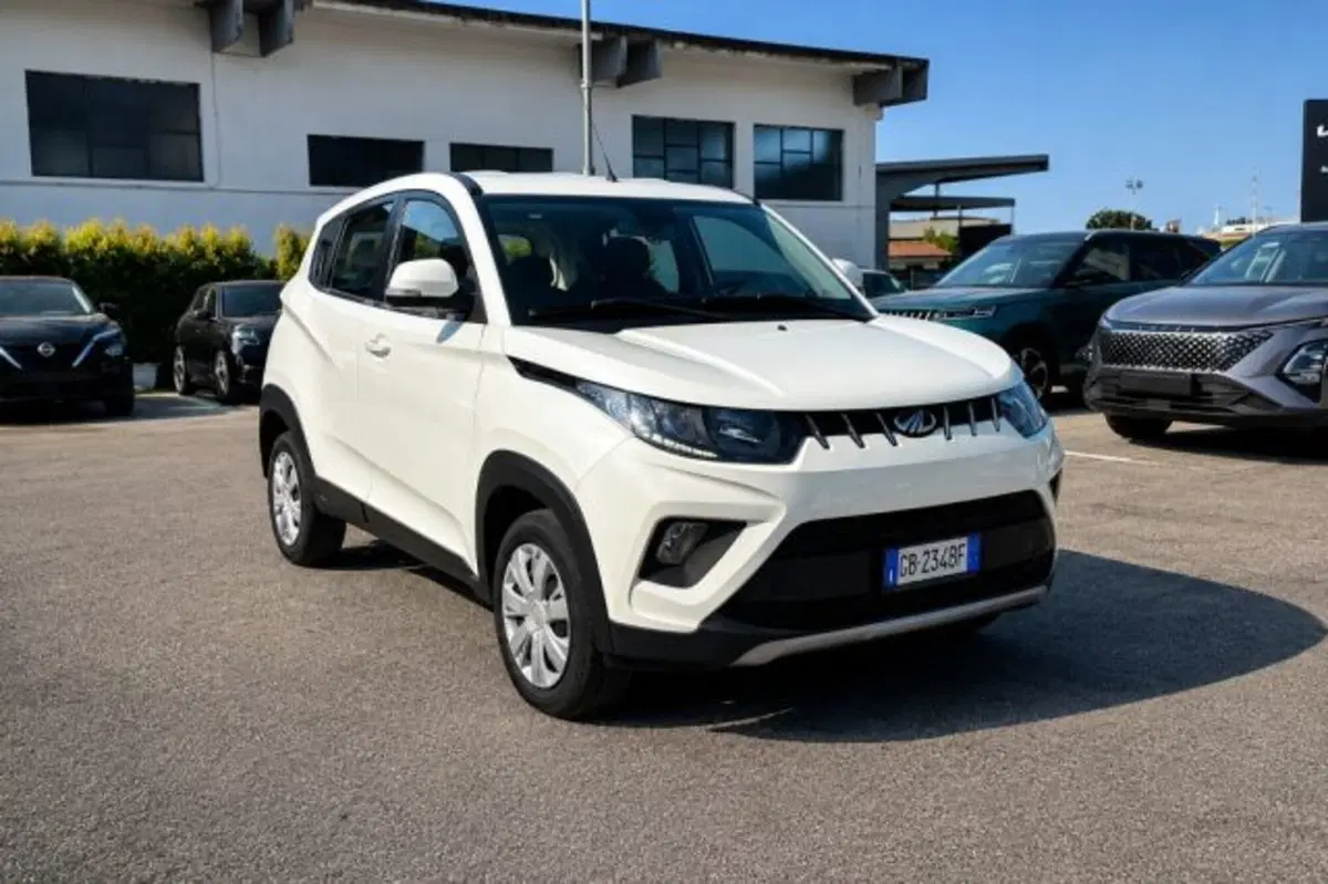 Mahindra KUV100 usata a Latina