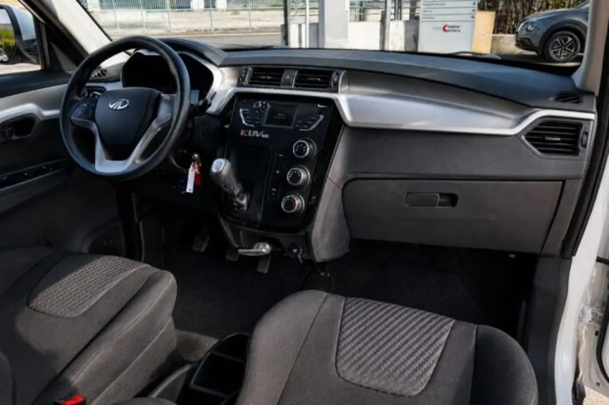 Mahindra KUV100 usata a Latina (9)