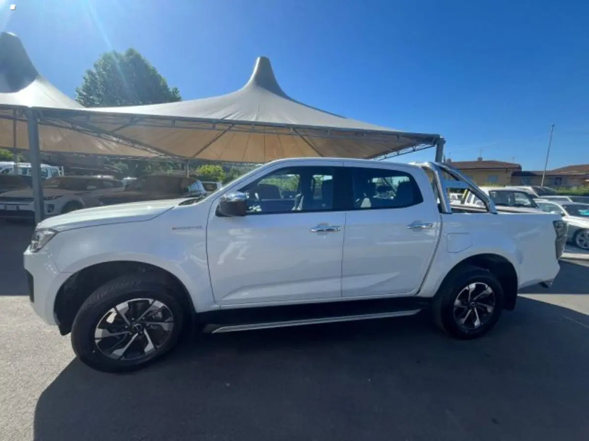 Isuzu D-Max Pick-up nuova a Lucca (6)