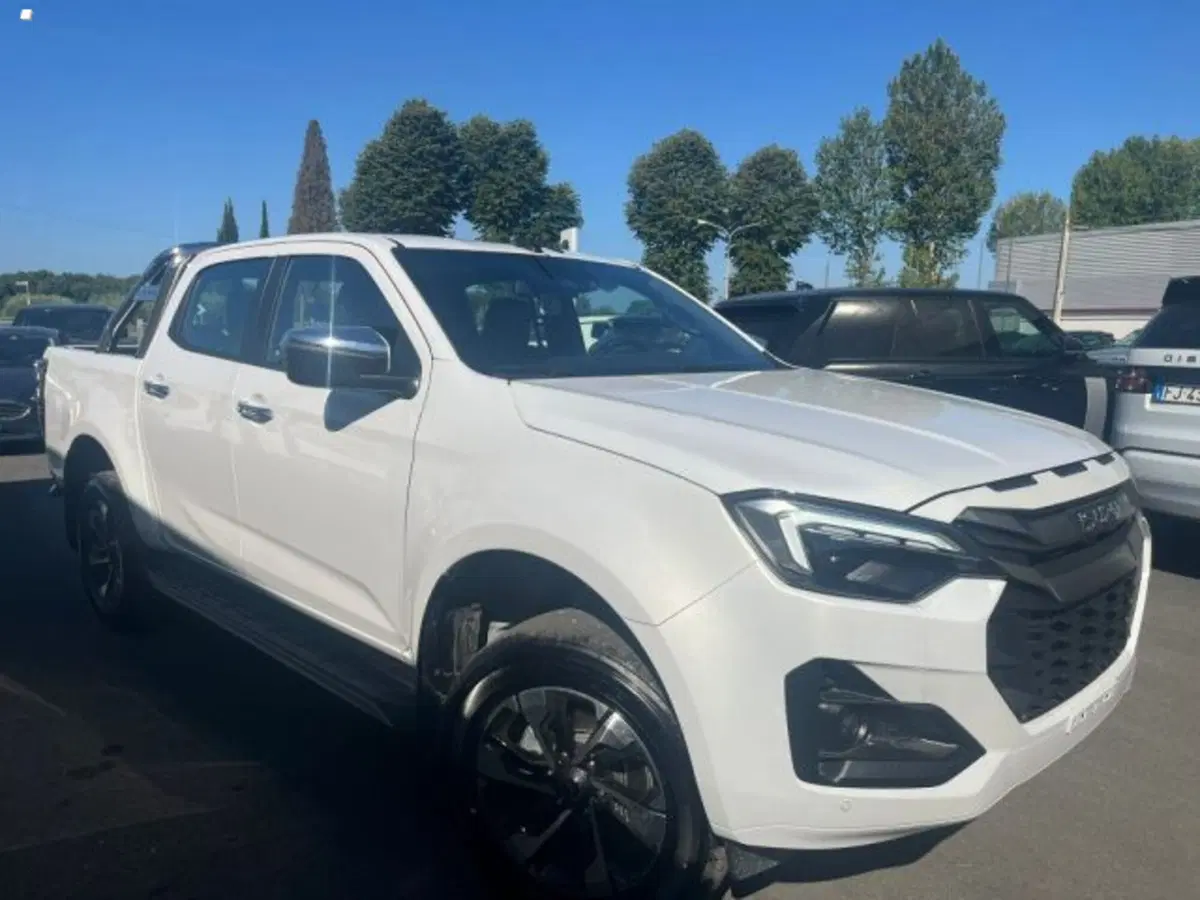 Isuzu D-Max Pick-up nuova a Lucca (7)