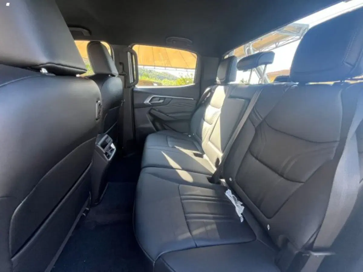 Isuzu D-Max Pick-up nuova a Lucca (9)