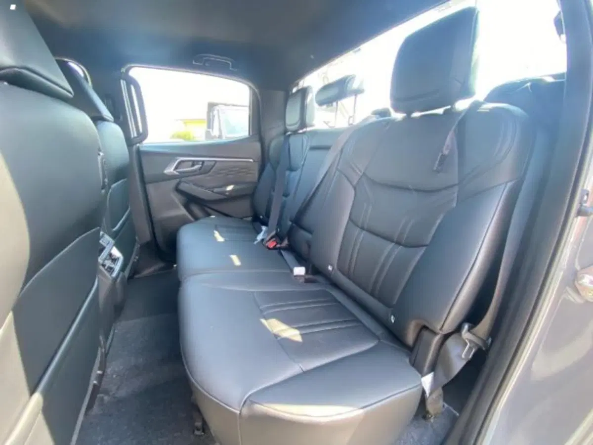 Isuzu D-Max Pick-up nuova a Lucca (2)