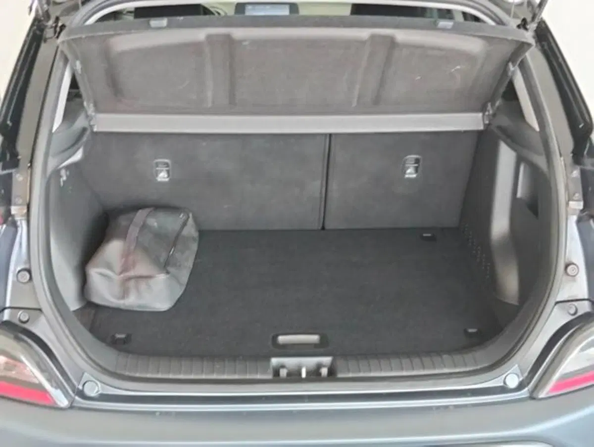 Hyundai Kona usata a Como (12)