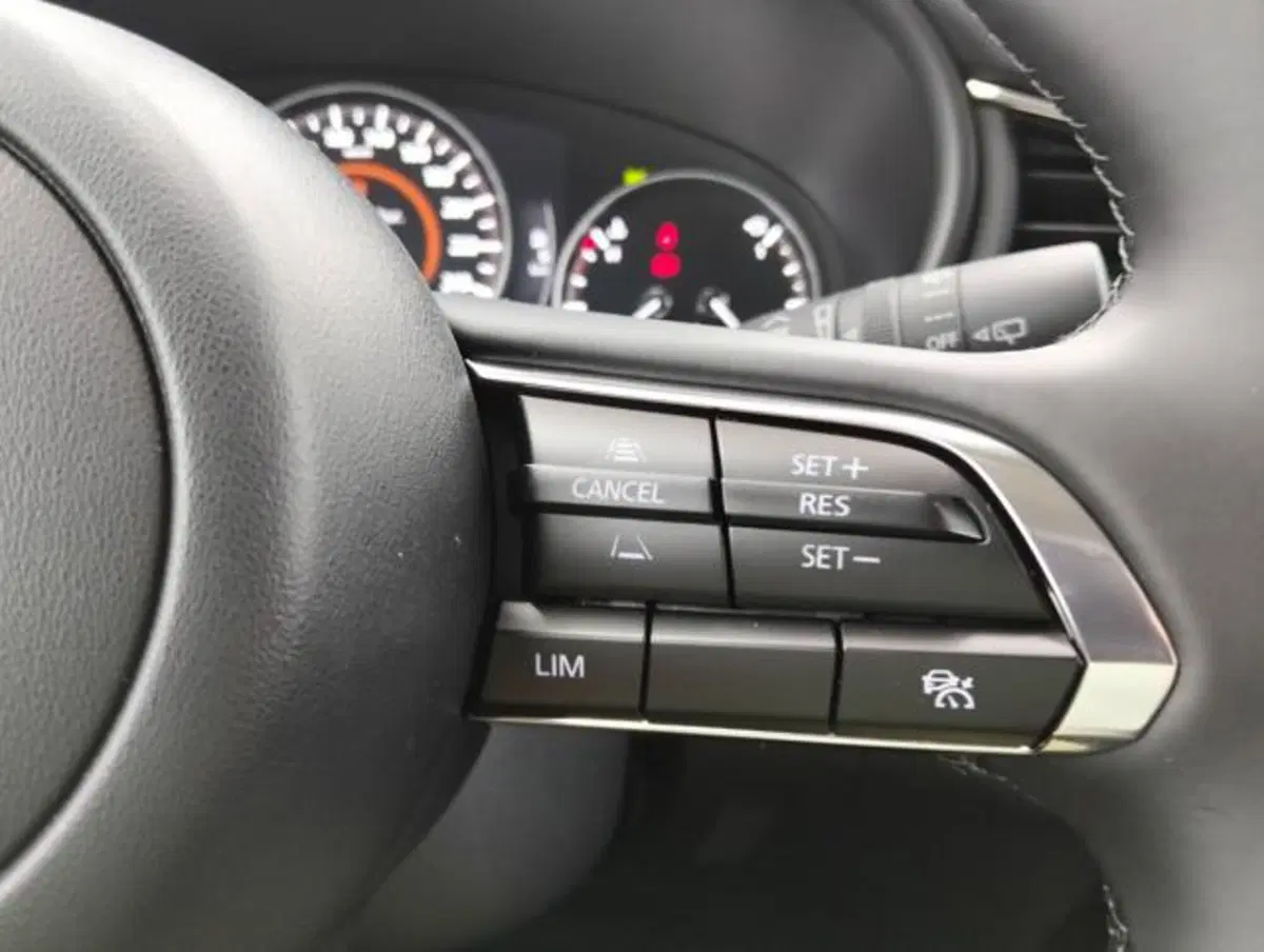Mazda CX-30 nuova a Como (11)
