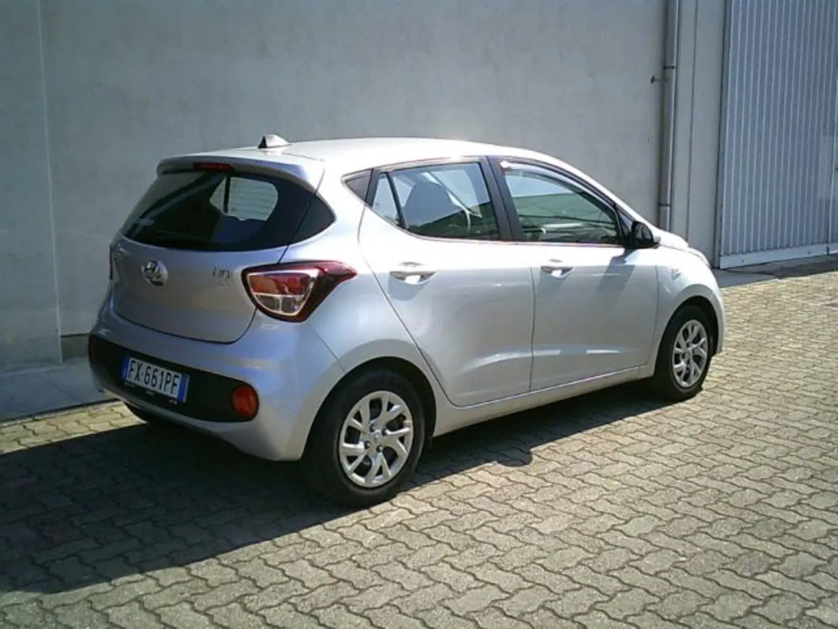 Hyundai i10 usata a Novara (2)