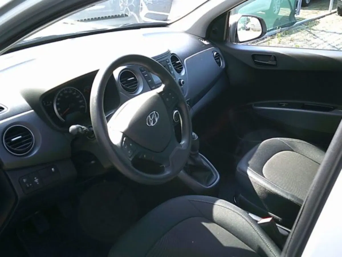 Hyundai i10 usata a Novara (4)