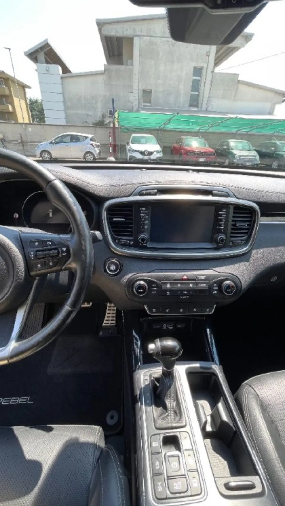 Kia Sorento usata a Novara (10)