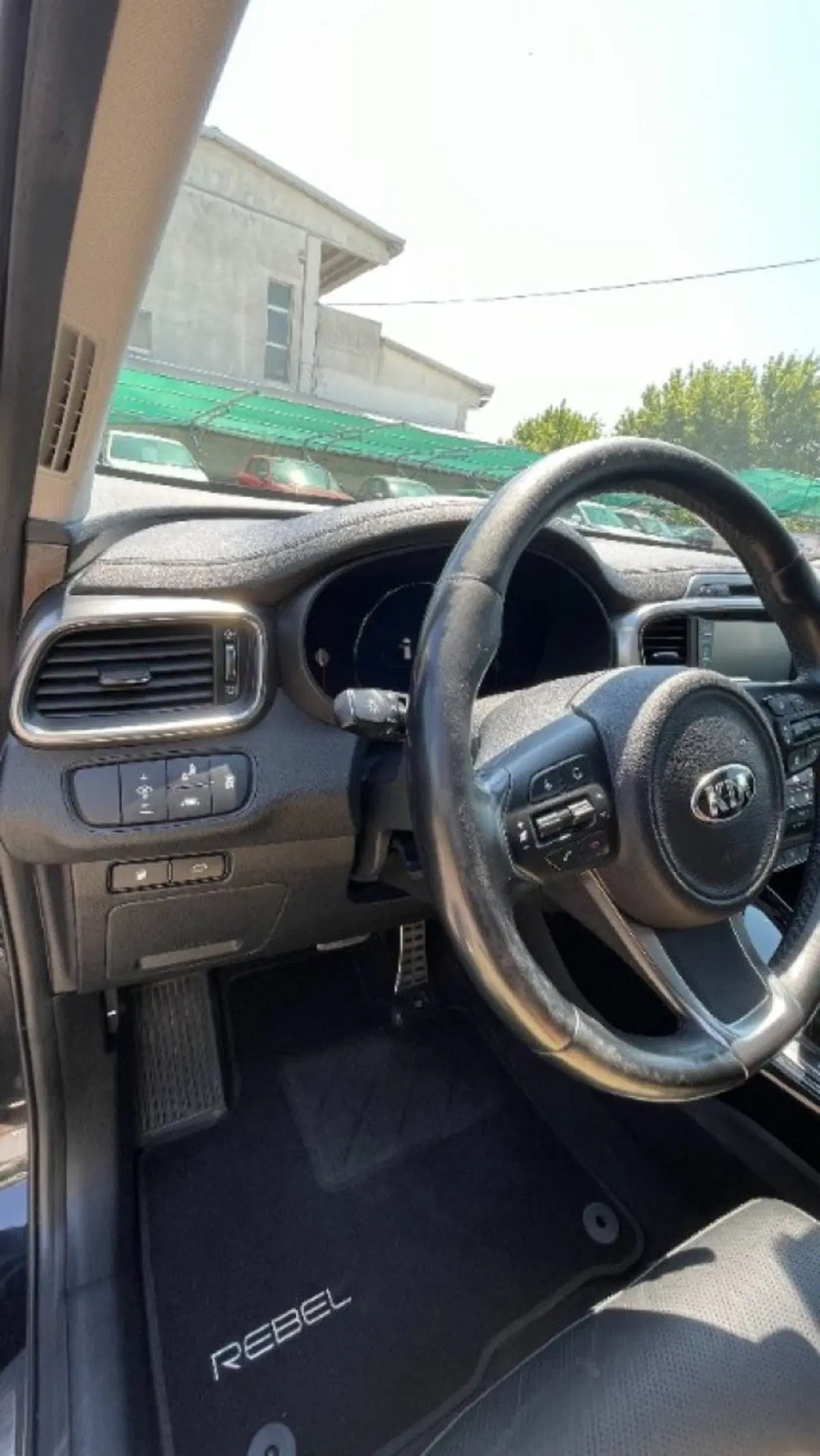 Kia Sorento usata a Novara (14)