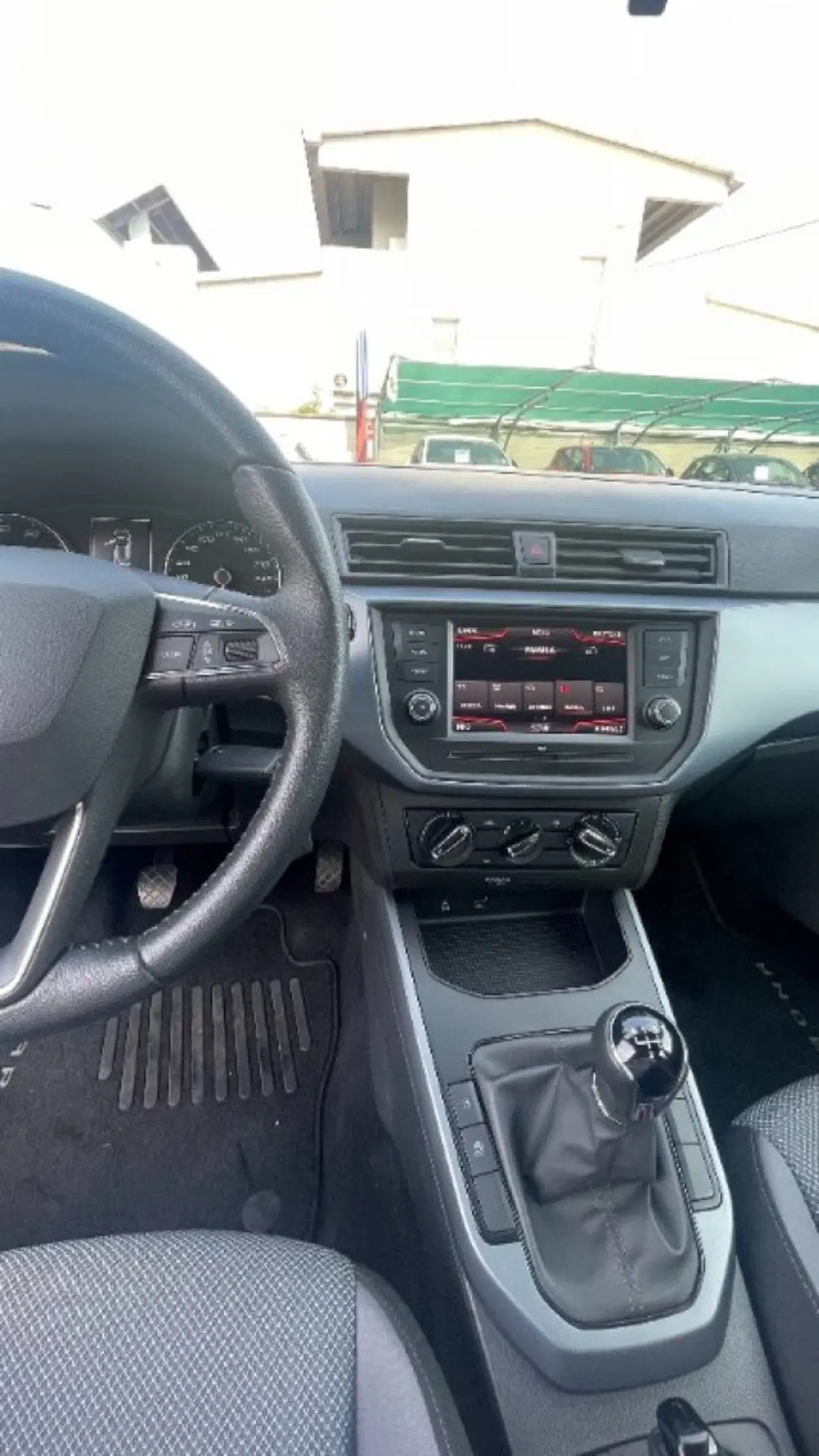 SEAT Arona usata a Novara (8)