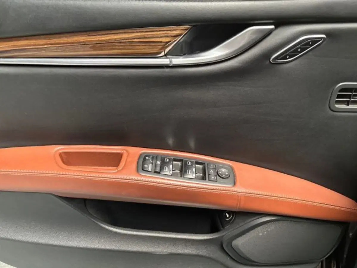 Maserati Ghibli usata a Bologna (10)