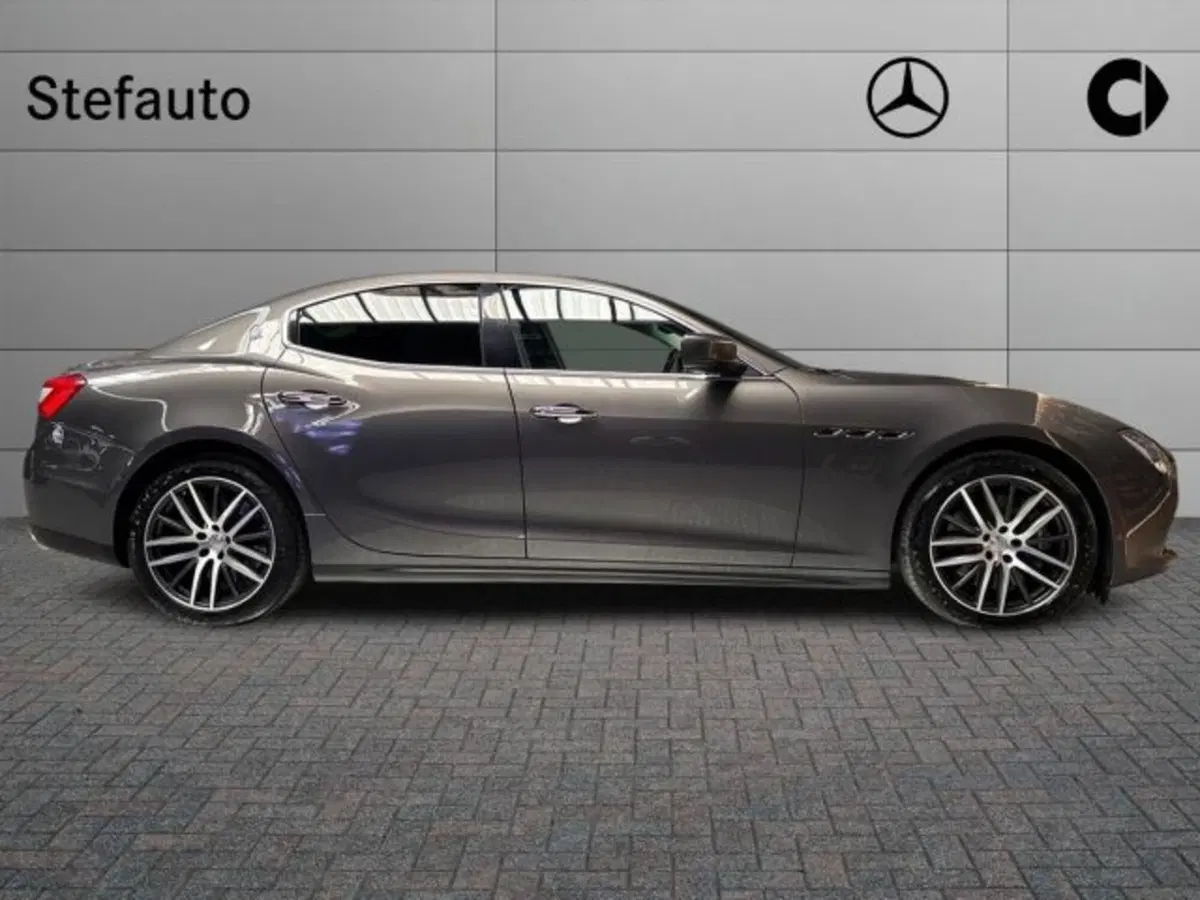 Maserati Ghibli usata a Bologna (2)