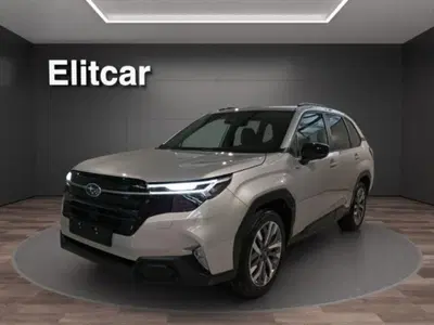 Subaru Forester 2.0 e-Boxer MHEV CVT Lineartronic Premium nuova a Magenta