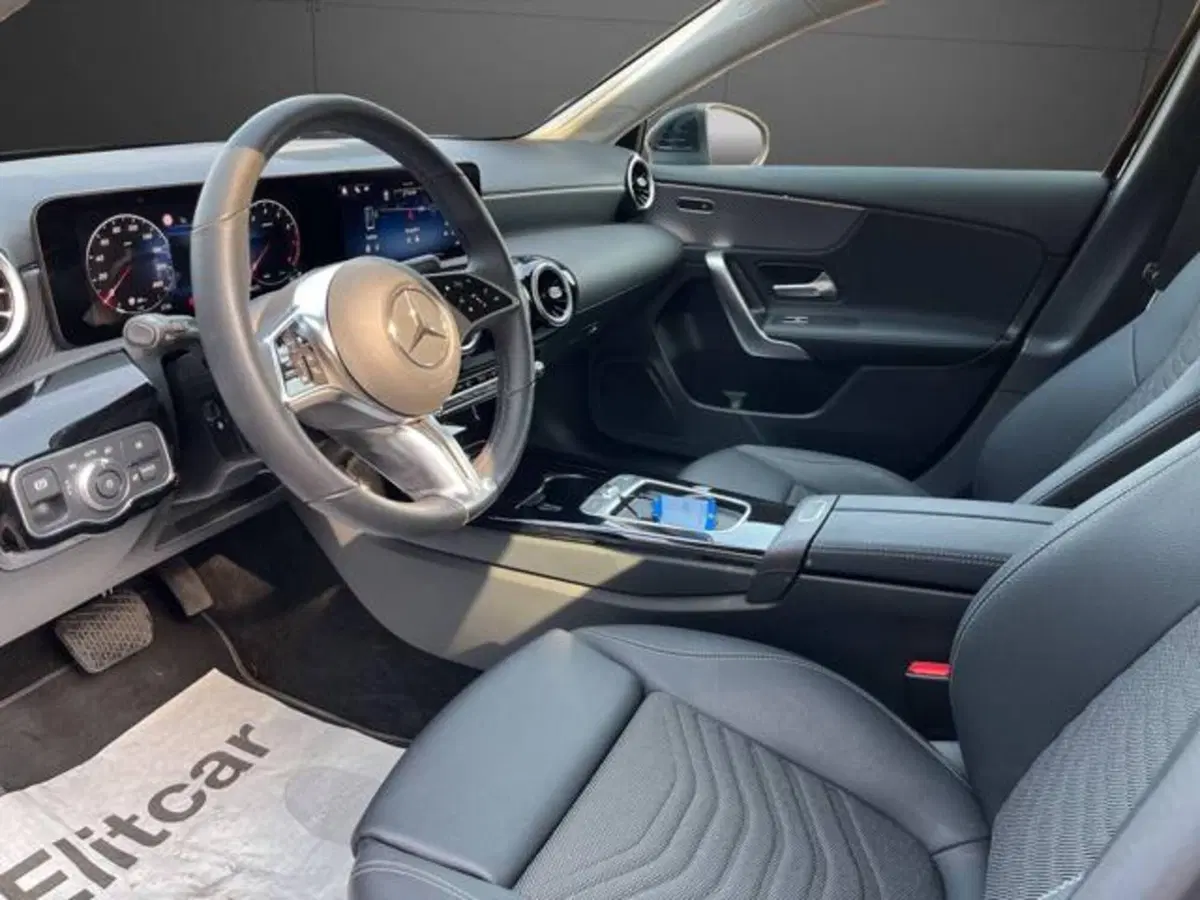 Mercedes-Benz Classe A Sedan usata a Milano (14)