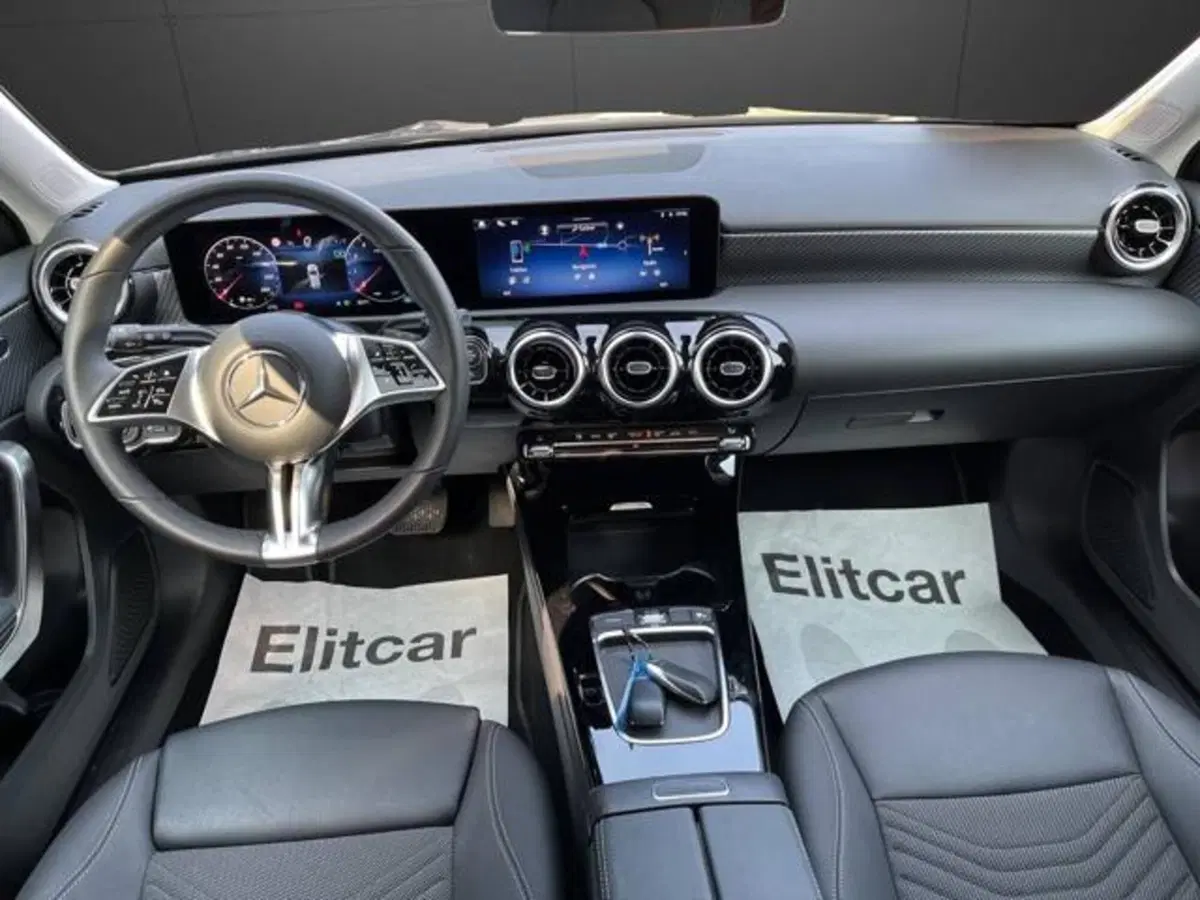 Mercedes-Benz Classe A Sedan usata a Milano (15)