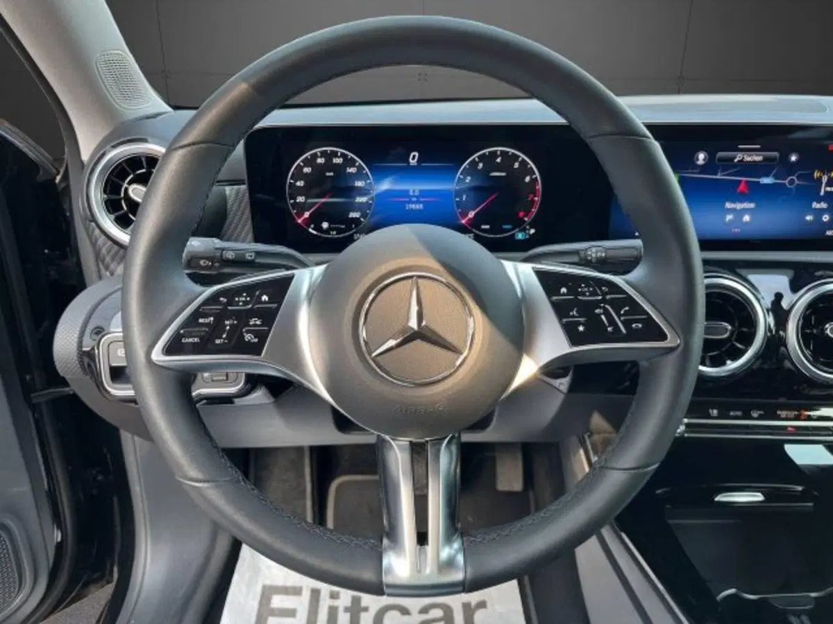 Mercedes-Benz Classe A Sedan usata a Novara (16)