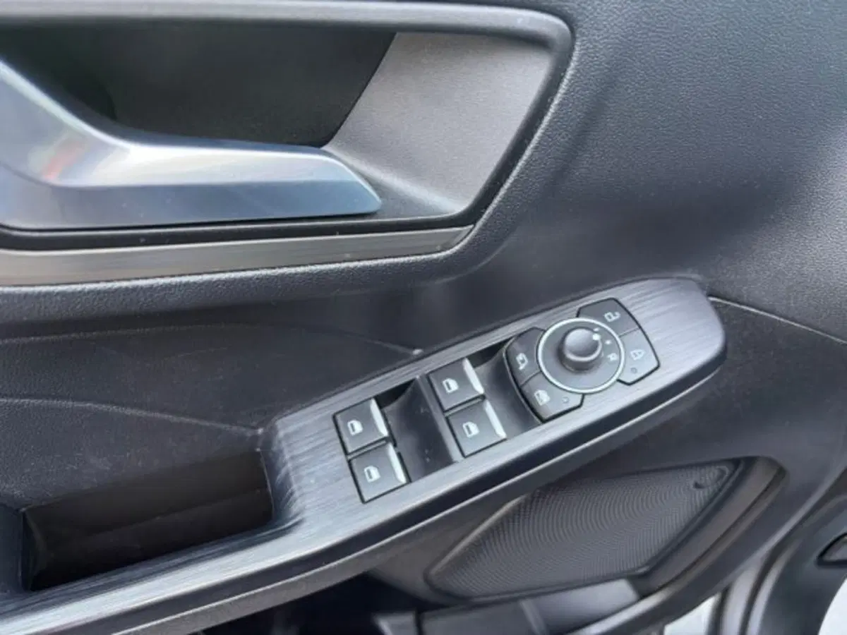 Ford Kuga usata a Lodi (12)
