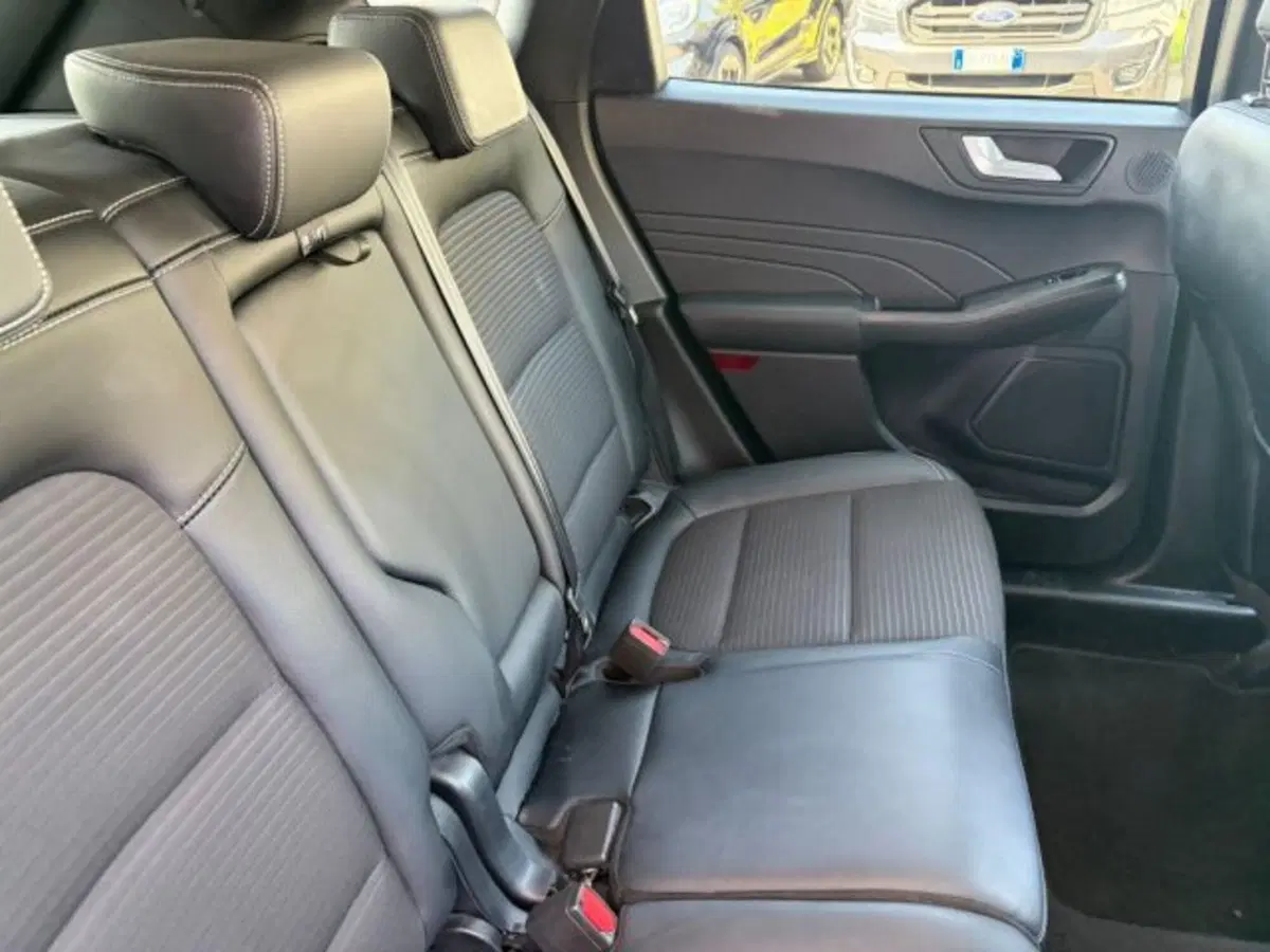 Ford Kuga usata a Lodi (14)