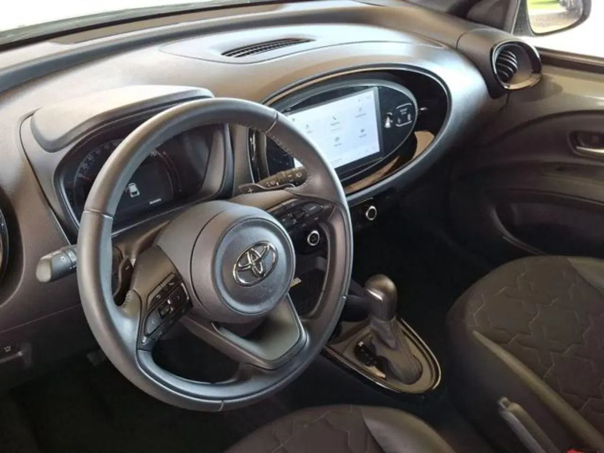 Toyota Aygo X usata a Roma (7)