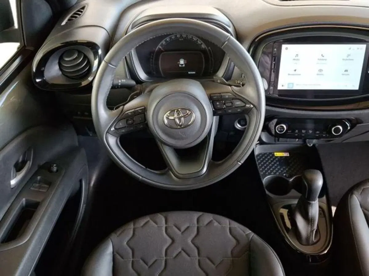Toyota Aygo X usata a Roma (8)