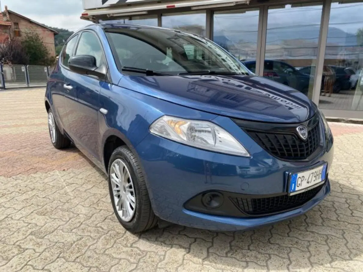 Lancia Ypsilon usata a Cuneo (2)
