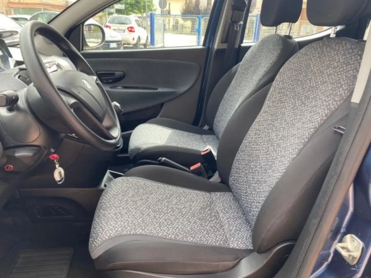 Lancia Ypsilon usata a Cuneo (8)