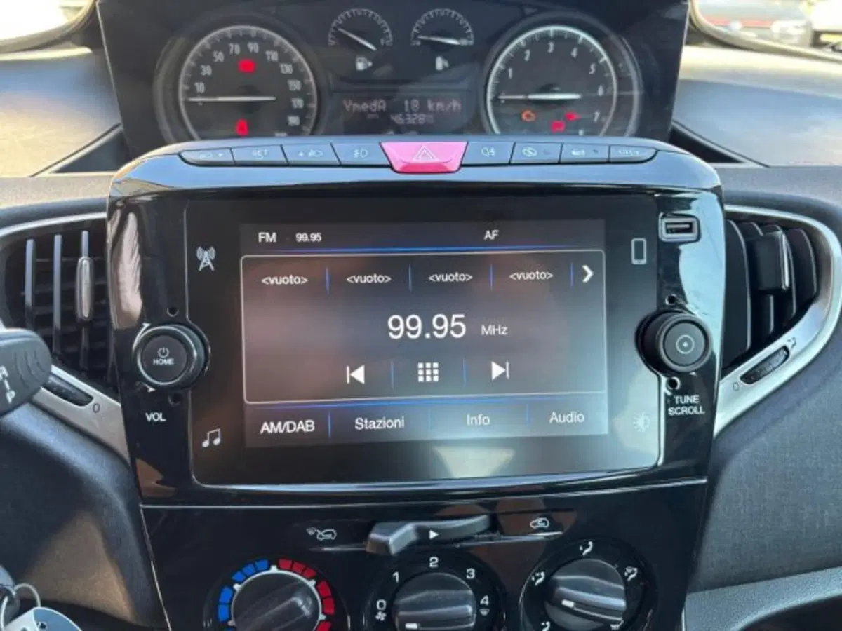 Lancia Ypsilon usata a Cuneo (10)