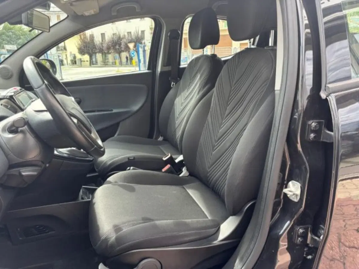 Lancia Ypsilon usata a Cuneo (14)