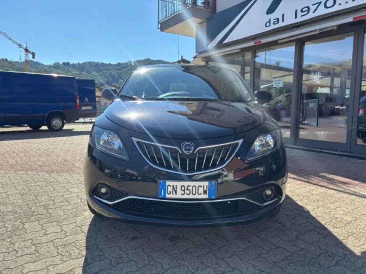 Lancia Ypsilon usata a Cuneo (2)