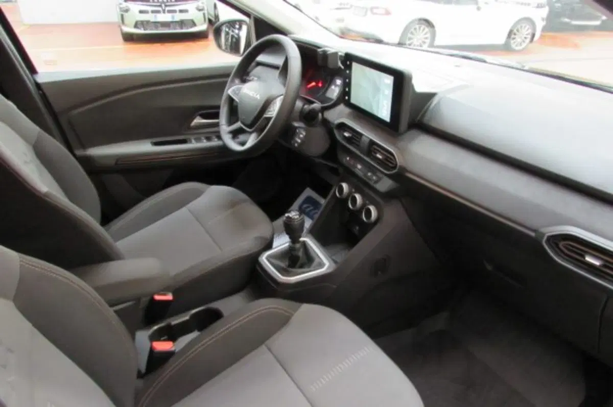 Dacia Sandero Stepway usata a Milano (17)