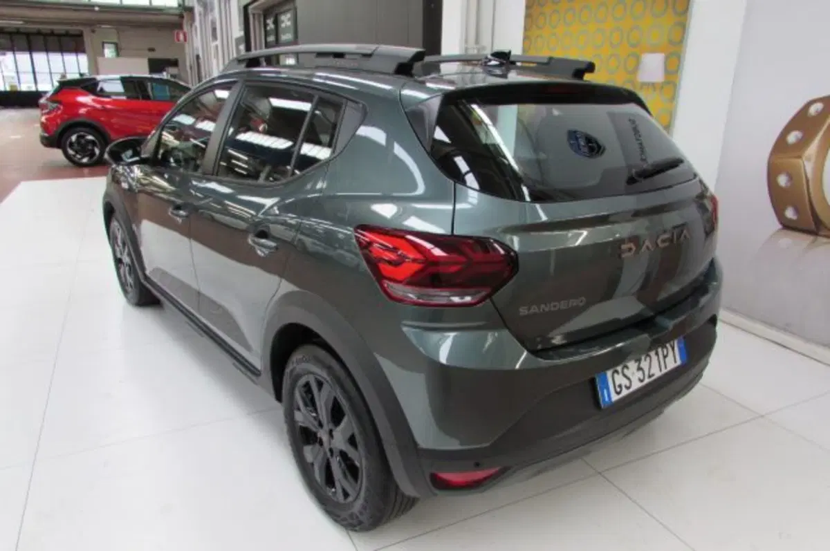 Dacia Sandero Stepway usata a Milano (4)
