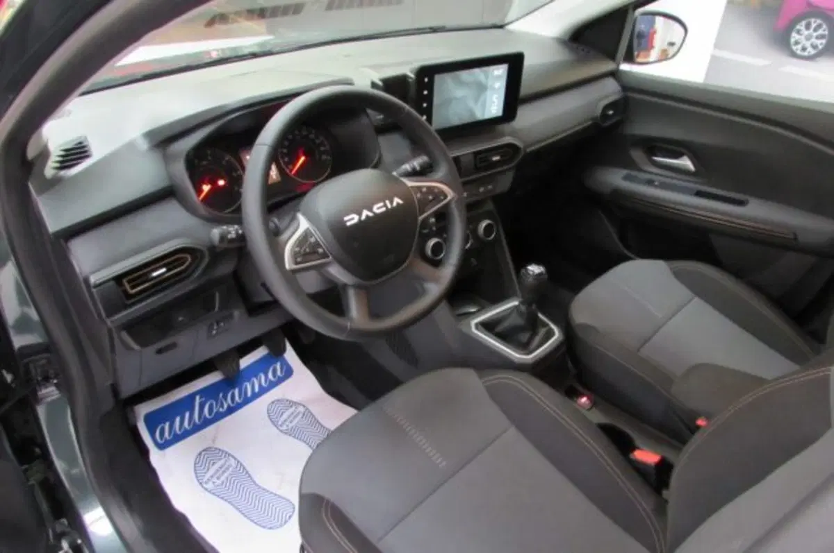 Dacia Sandero Stepway usata a Milano (8)
