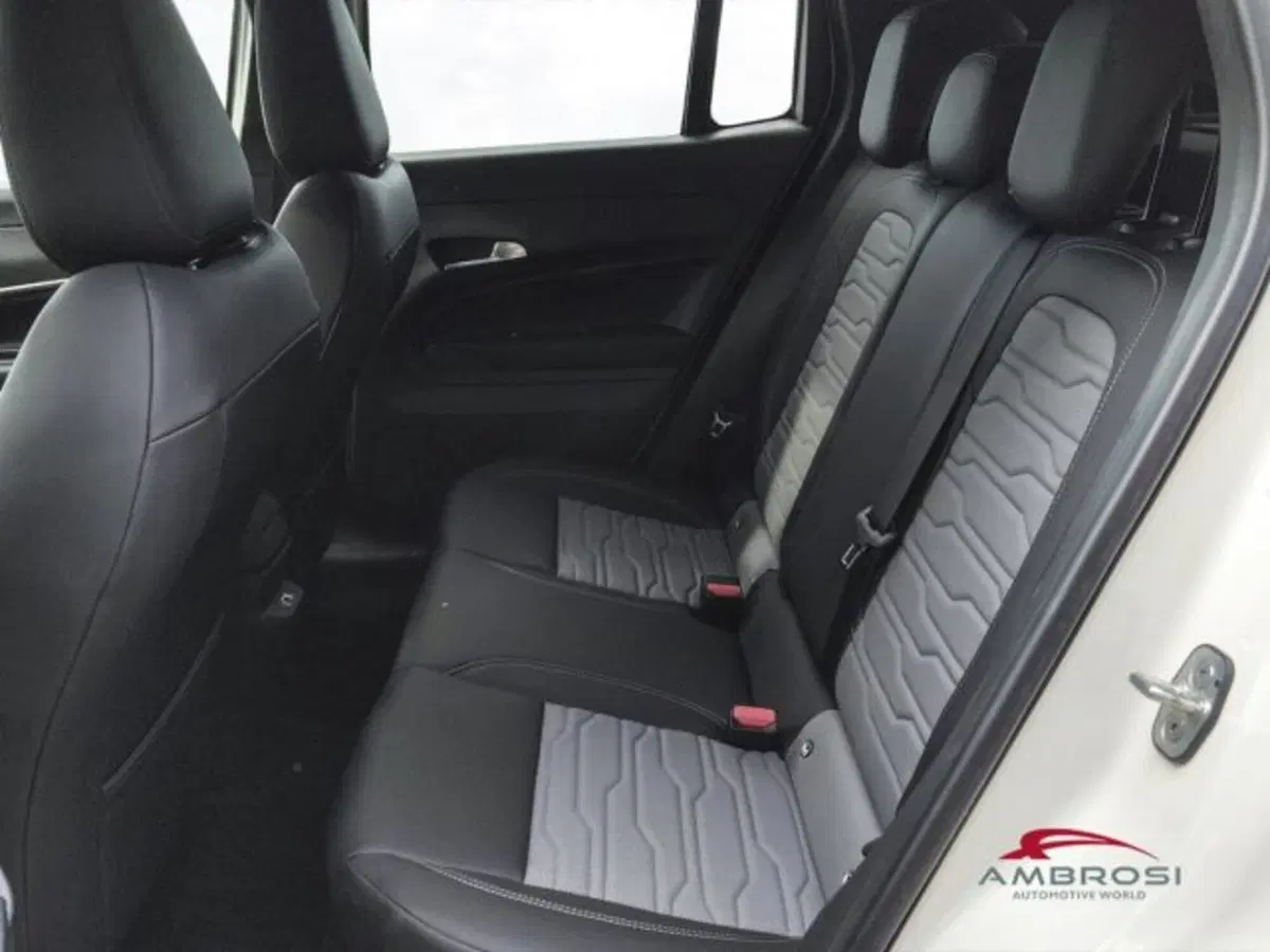 Jeep Avenger nuova a Perugia (11)