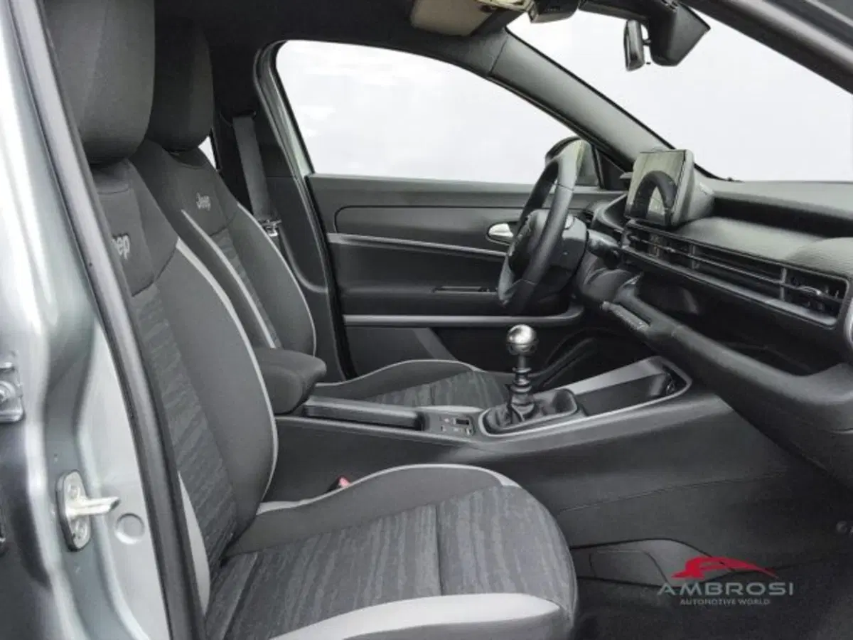 Jeep Avenger nuova a Perugia (12)