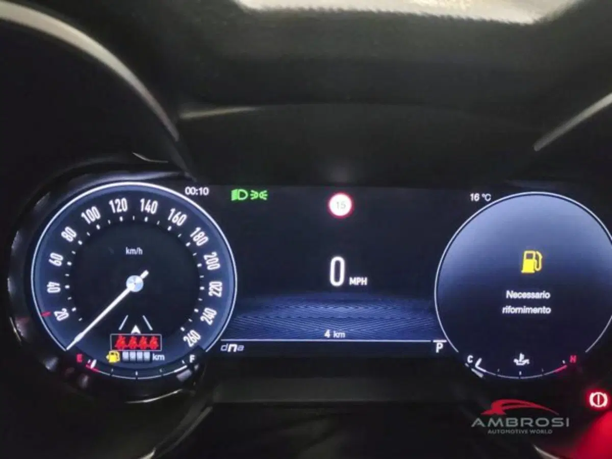 Alfa Romeo Stelvio nuova a Perugia (13)