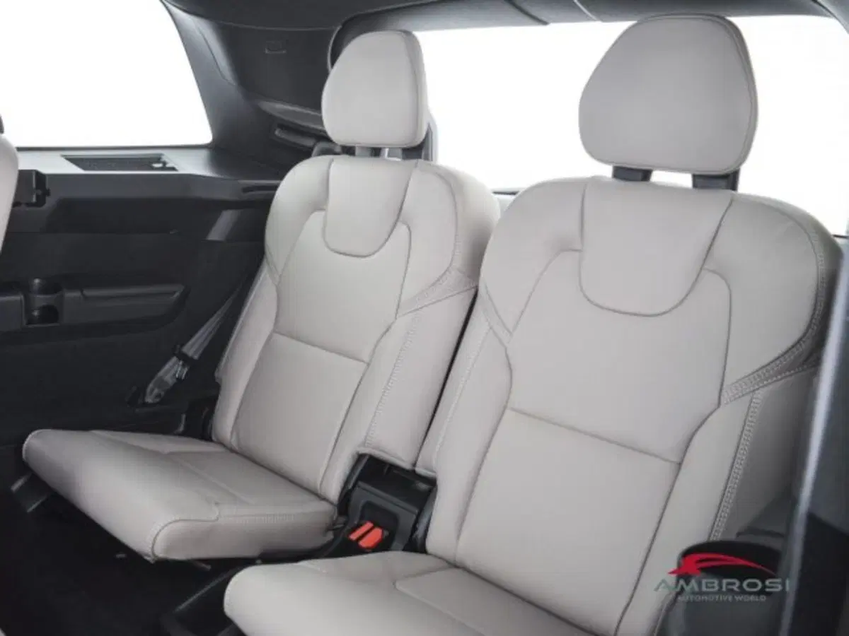 Volvo XC90 nuova a Perugia (11)