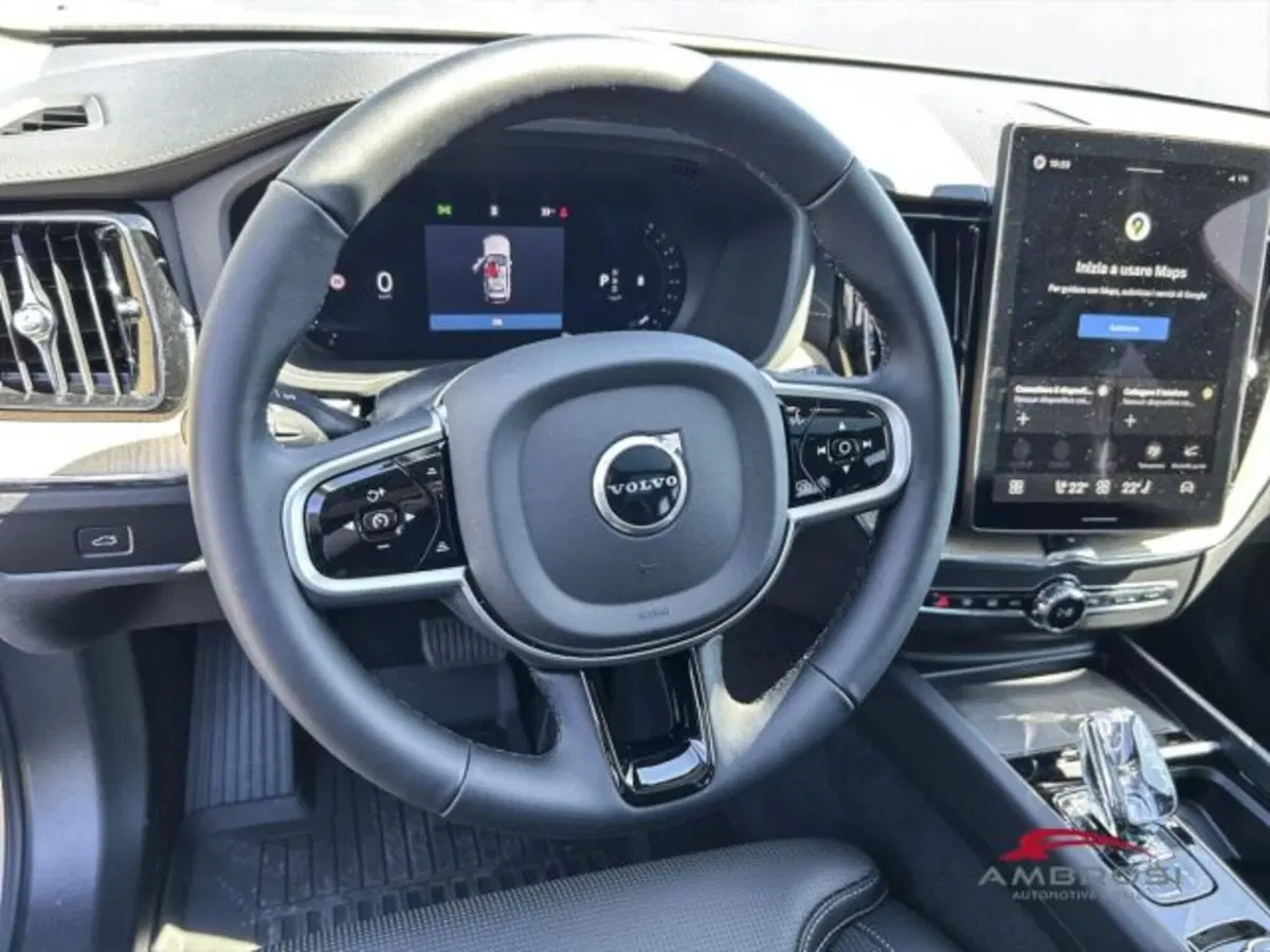 Volvo XC60 nuova a Perugia (13)