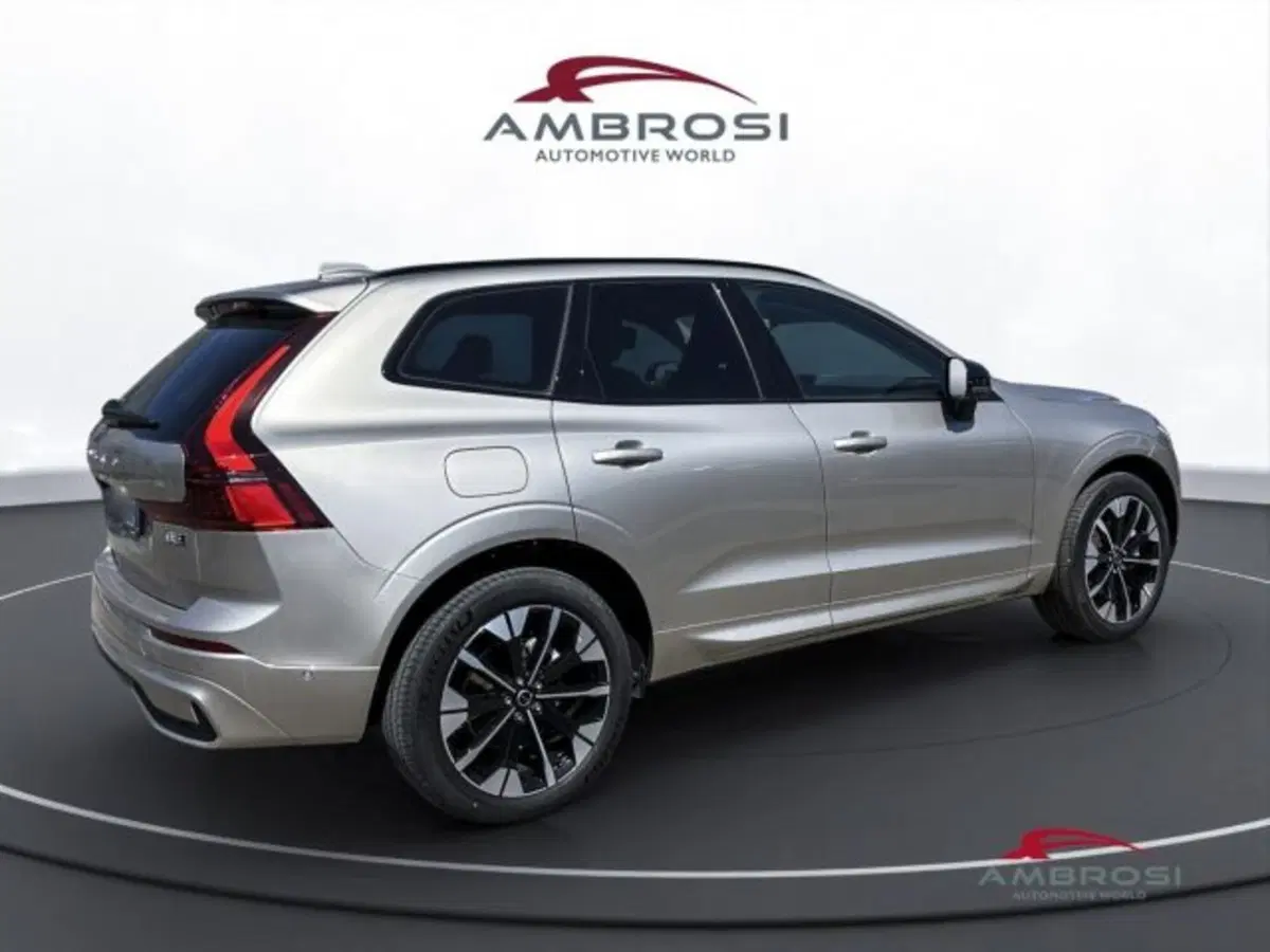 Volvo XC60 nuova a Perugia (3)
