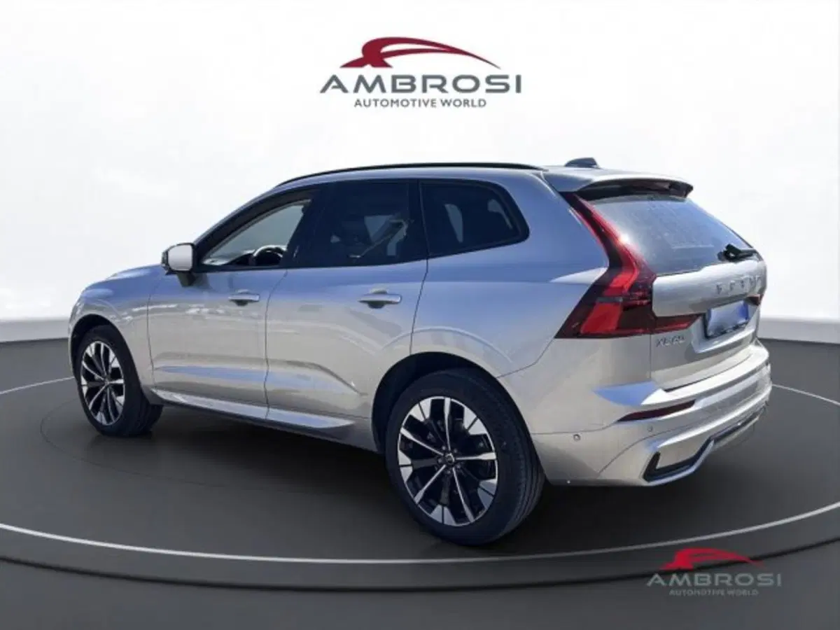 Volvo XC60 nuova a Perugia (4)