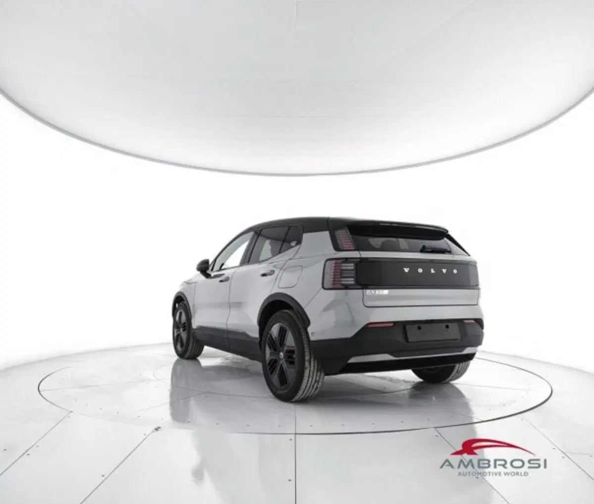 Volvo EX30 Cross Country nuova a Perugia (4)