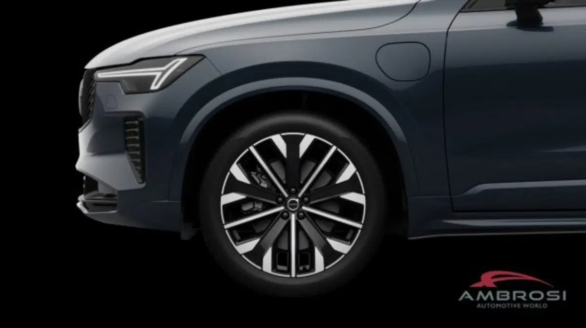 Volvo XC90 nuova a Perugia (9)