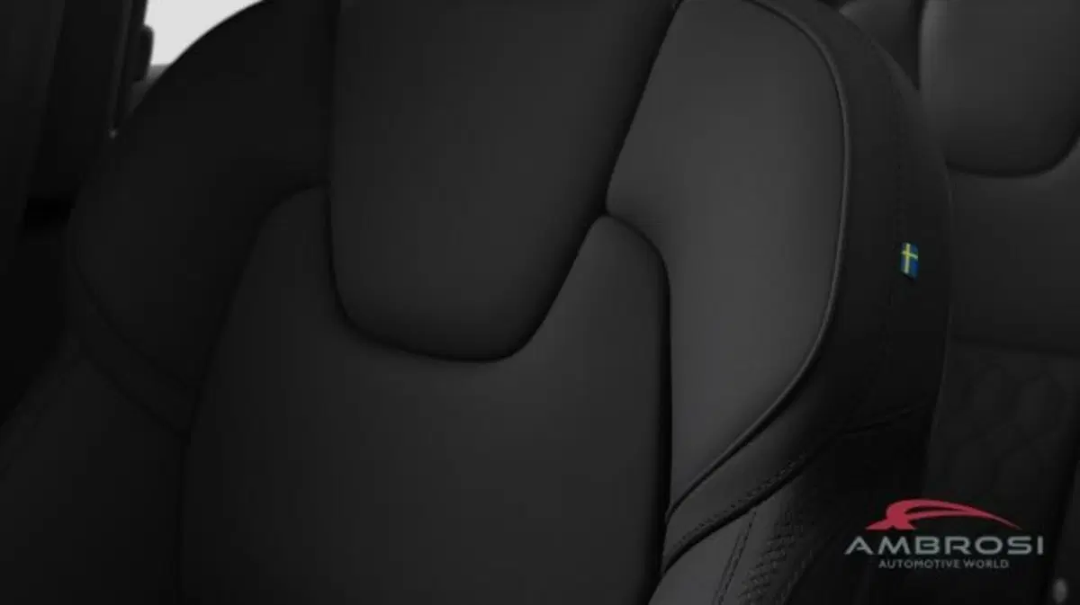 Volvo XC90 nuova a Perugia (8)