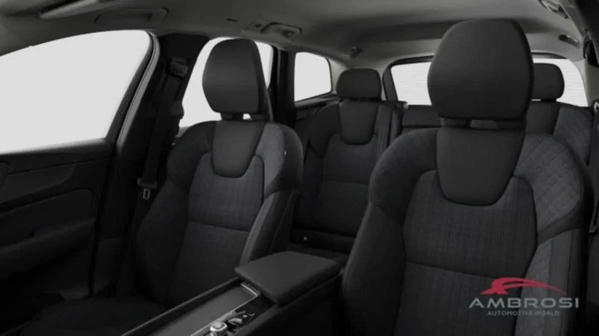 Volvo XC60 nuova a Perugia (12)
