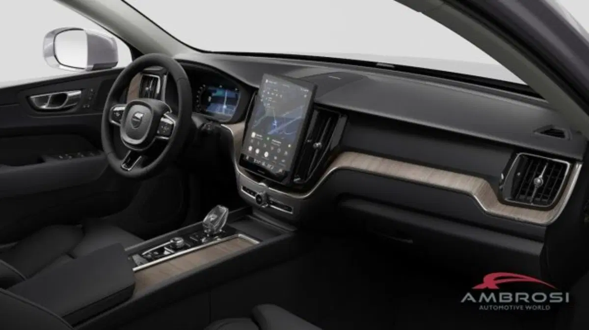 Volvo XC60 nuova a Perugia (10)
