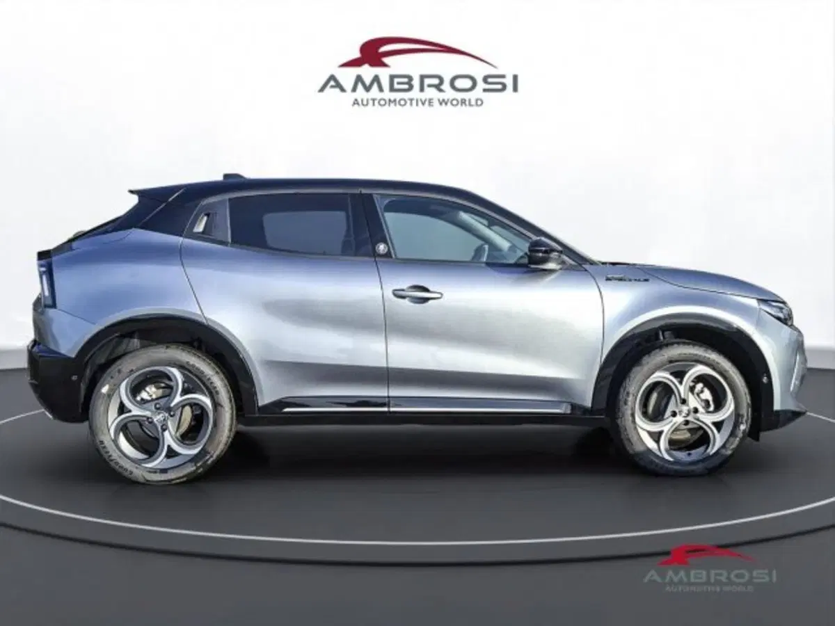 Alfa Romeo Junior nuova a Perugia (5)