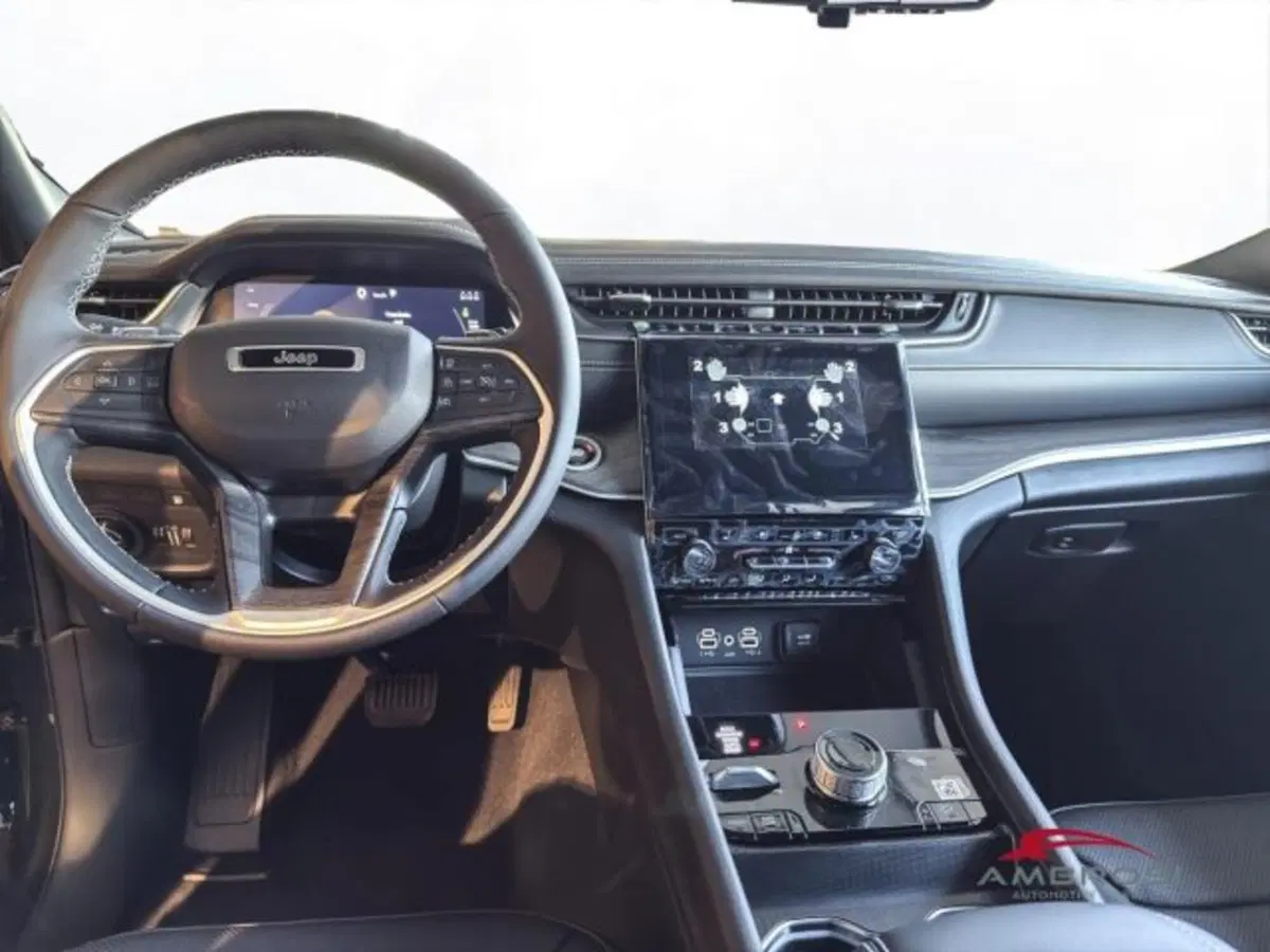 Jeep Grand Cherokee nuova a Perugia (14)