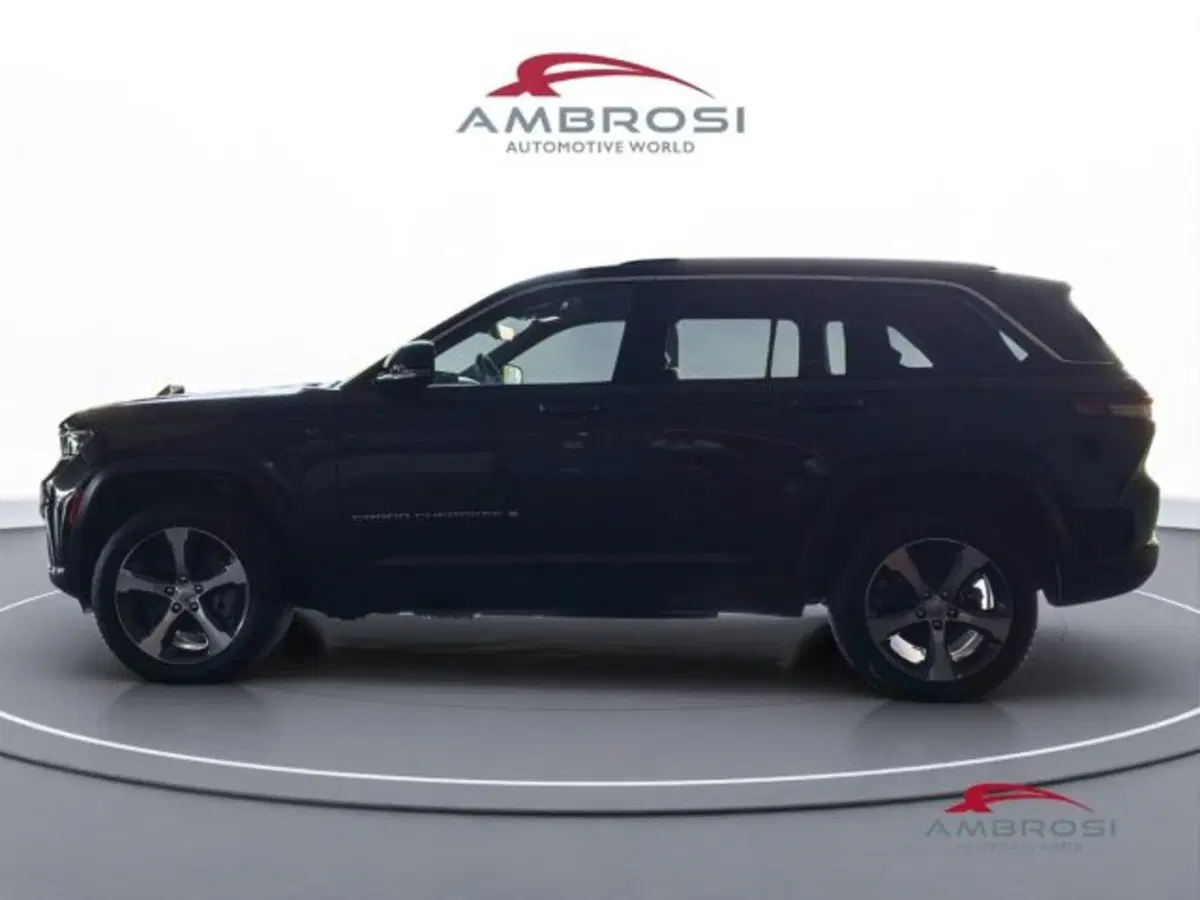 Jeep Grand Cherokee nuova a Perugia (3)