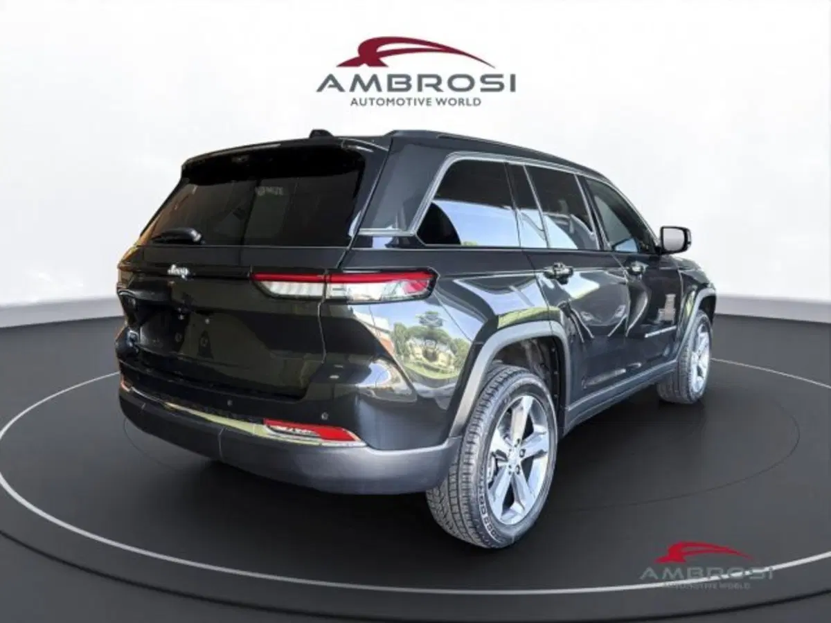 Jeep Grand Cherokee nuova a Perugia (4)